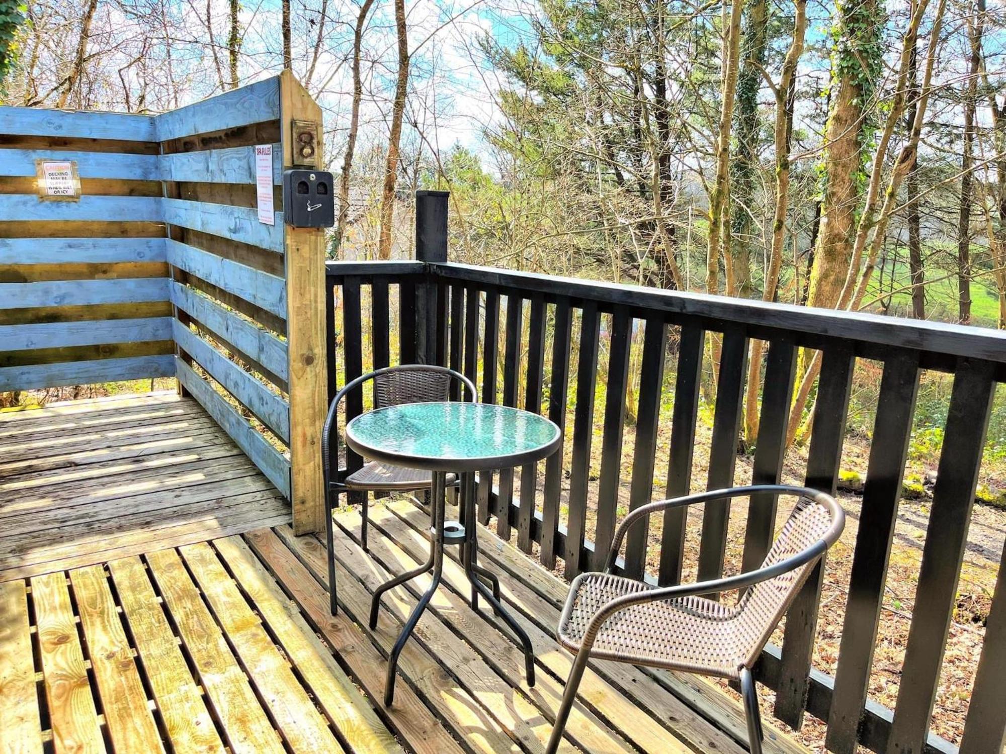 Wren 8-Hot Tub-Woodland Lodges-St Clears-Carmarthen-Tenby Extérieur photo